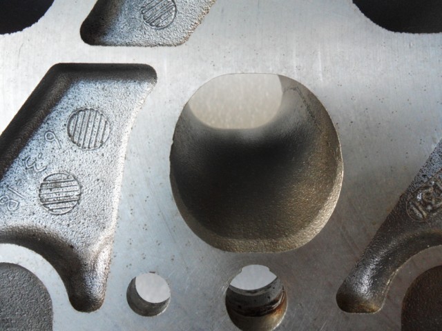 Centre Inlet Manifold Port..JPG