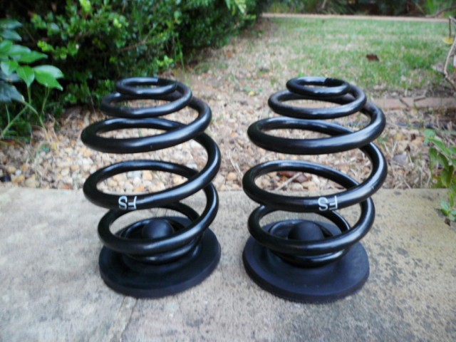 Calibra V6  Standard Rear Springs.JPG